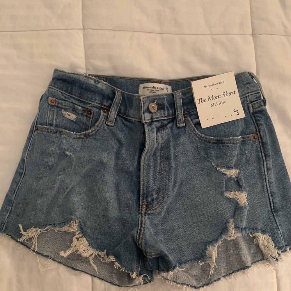 Abercrombie Mid Rise Mom Short